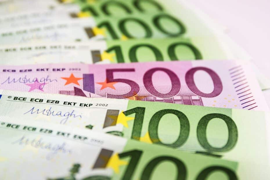 500 und 100 Euro Banknoten